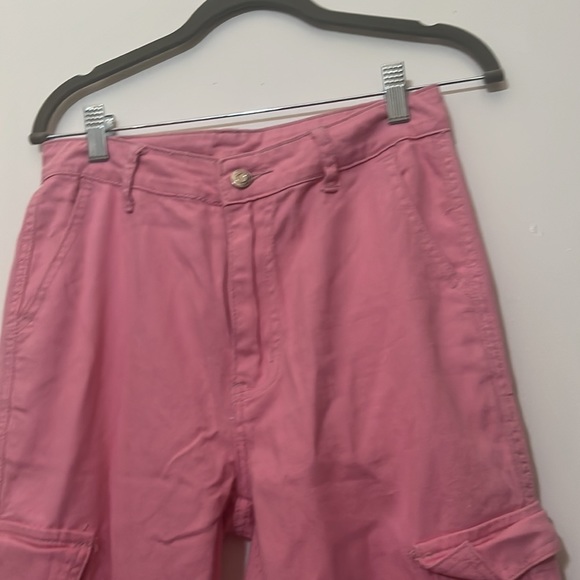 These are supper cute and durable pink cargo pants. With two extra side pockets. - Picture 2 of 4